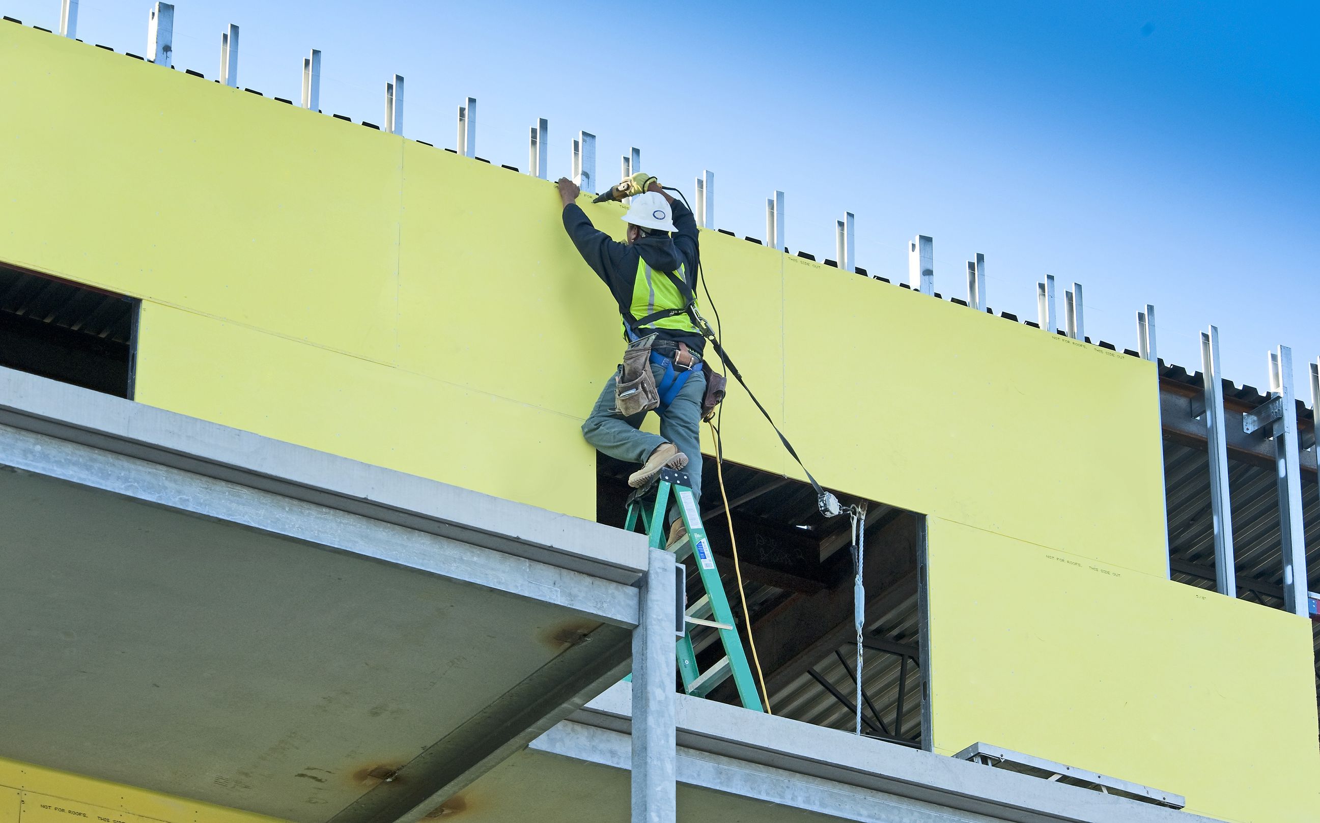 How To Hire Building Contractors In Newport Beach