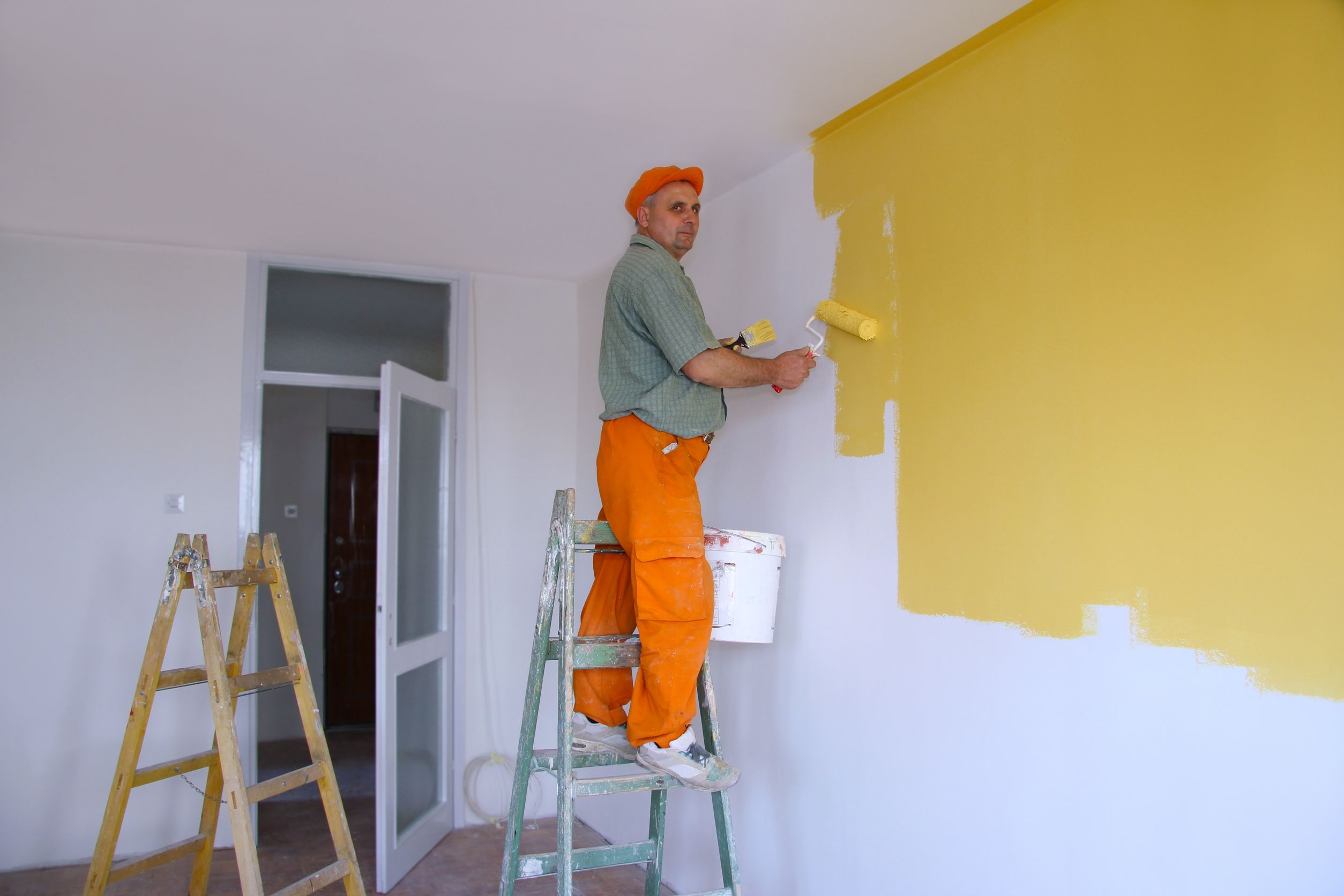 4 Tips for Working With Commercial Painters in Honolulu
