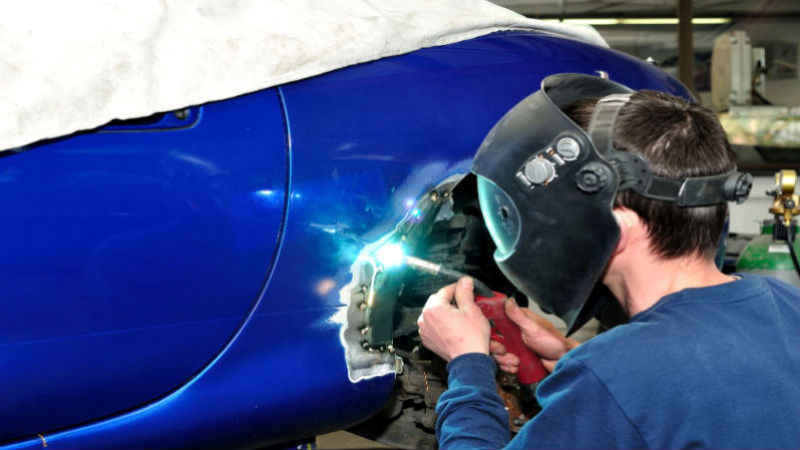 Signs That It’s Time for Auto Body Repair in Johnson County