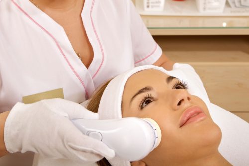 Reducing the Signs of Aging with Cosmetic Facial Surgery