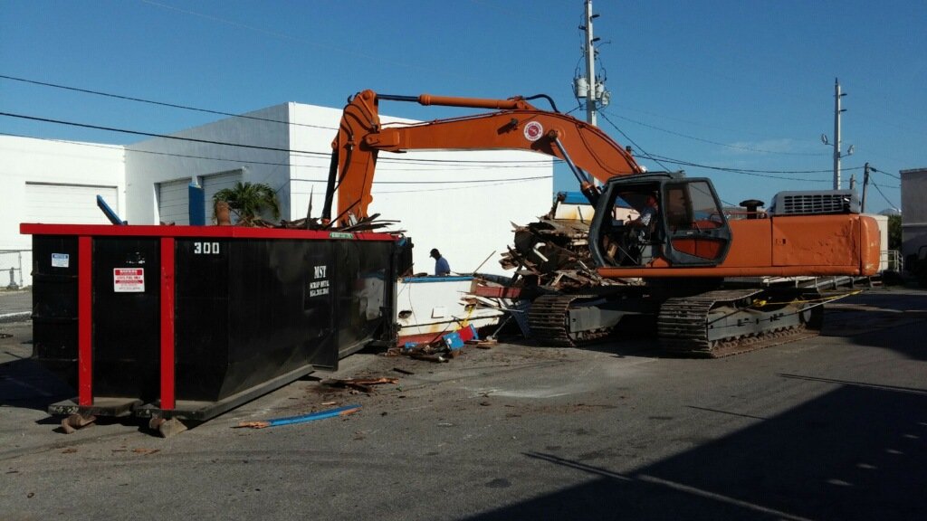 Hiring a Junk Removal Company in Ft Lauderdale FL to Clean Up After DIY Work