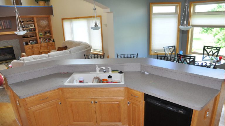 What Not To Do To When Cleaning Quartz Countertops In MN