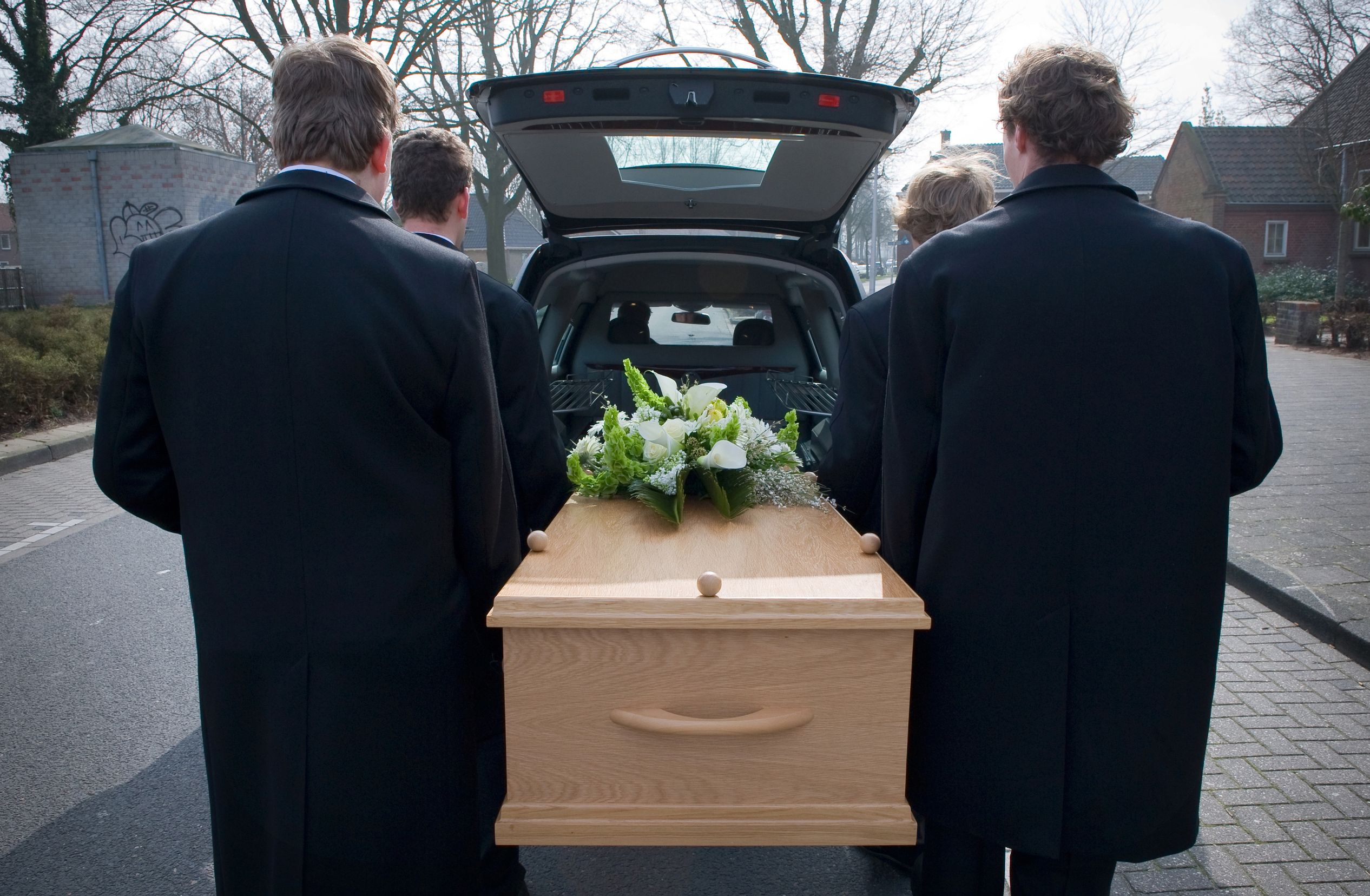 Great Ways to Personalize a Funeral While Keeping Costs Affordable