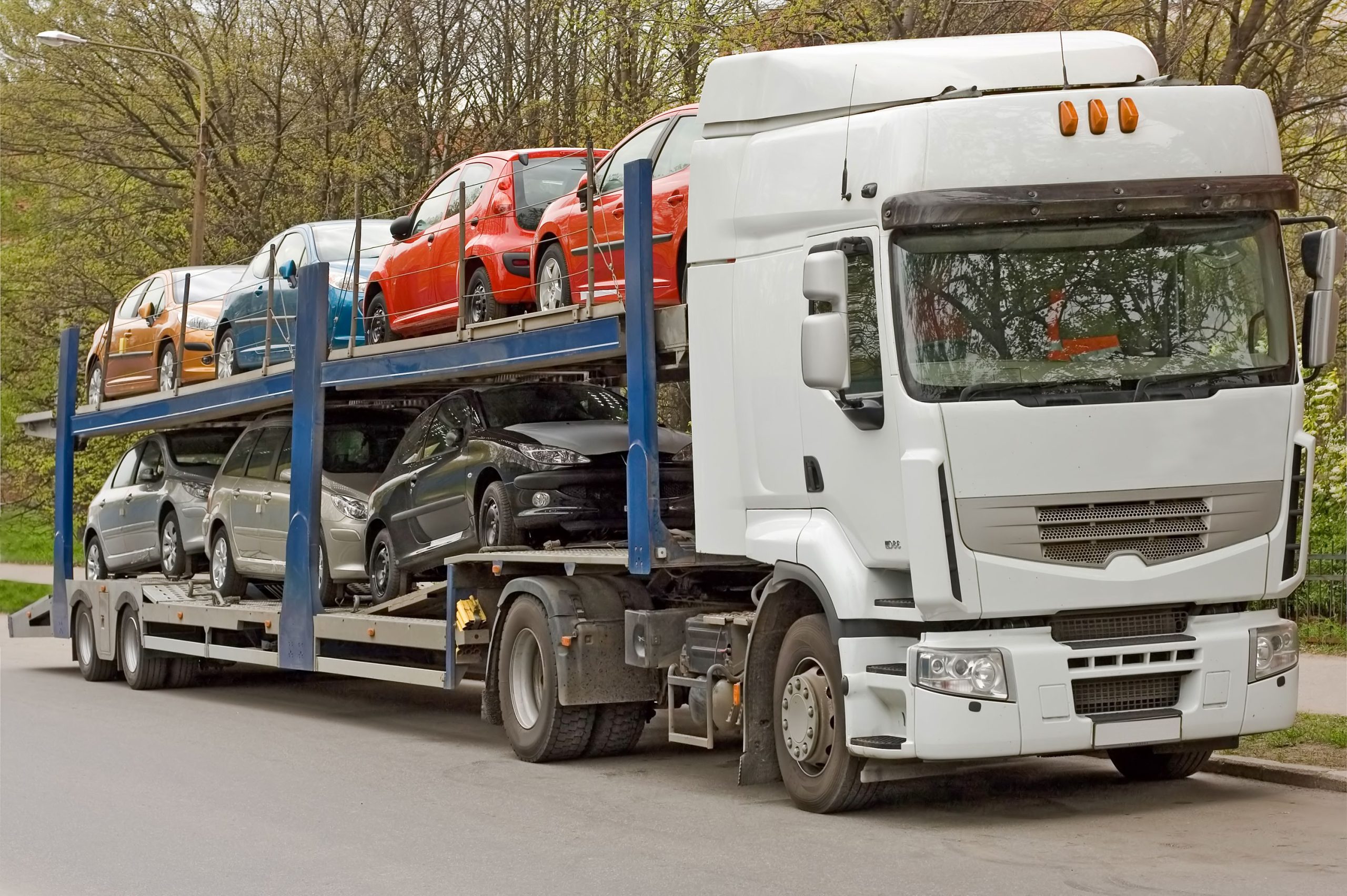 Where Safety Meets Strength: Heavy Equipment Transportation in Detroit, MI