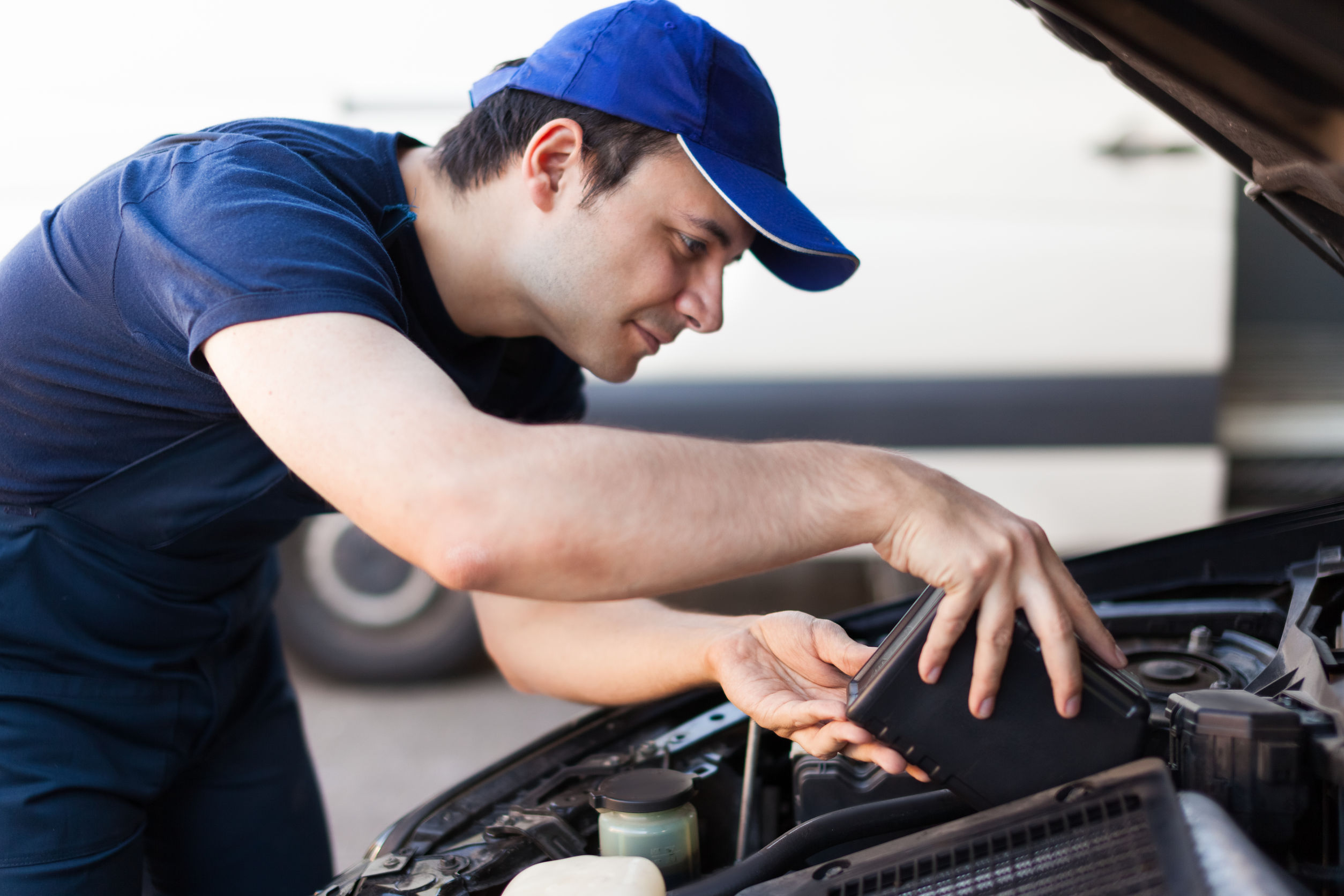Keep your car running smoothly with auto repair and oil change in North East, MD