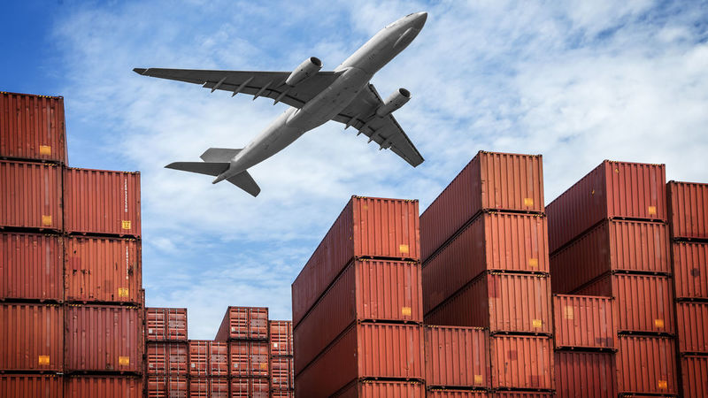 Why Busy Travelers Rely on Airport Pickup Delivery Torrance, CA for Hassle-Free Journeys