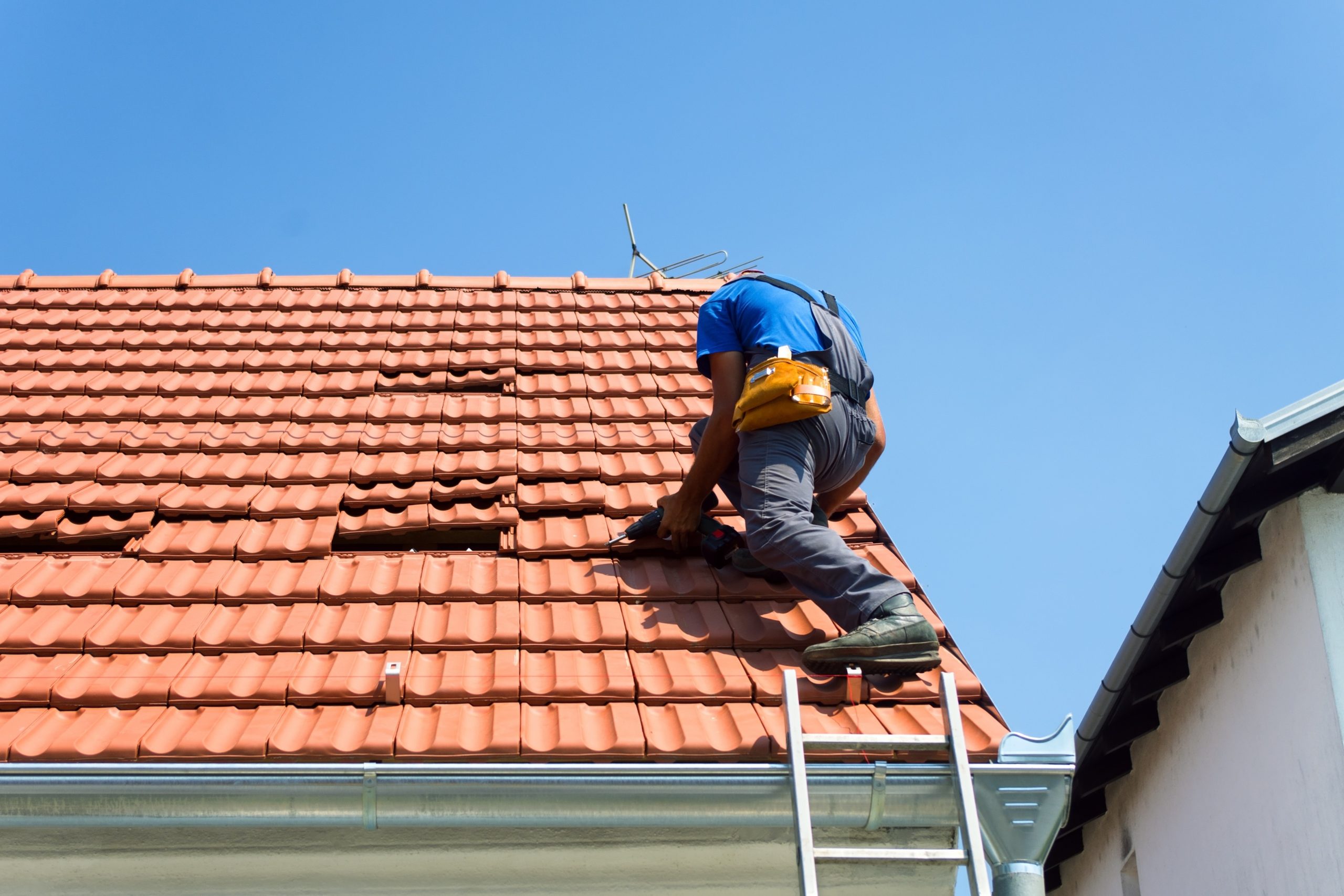What Homeowners Should Know When Hiring Roofers in Newnan, GA for Repairs