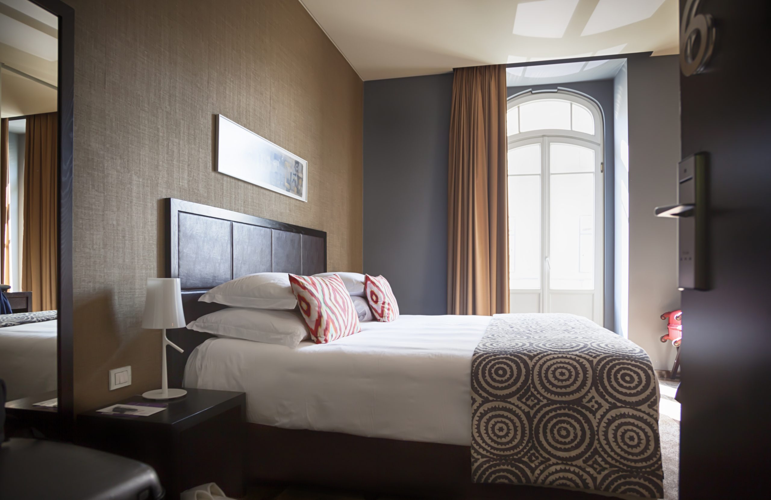 Embrace Modern Comfort Through Interior Design For Living Room in NYC Residences
