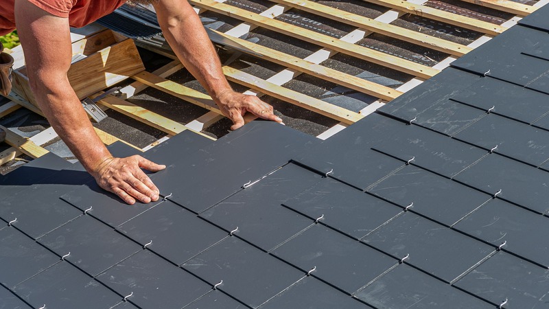 The Benefits Homeowners Gain by Hiring Roofing Contractors Jacksonville FL for Repairs